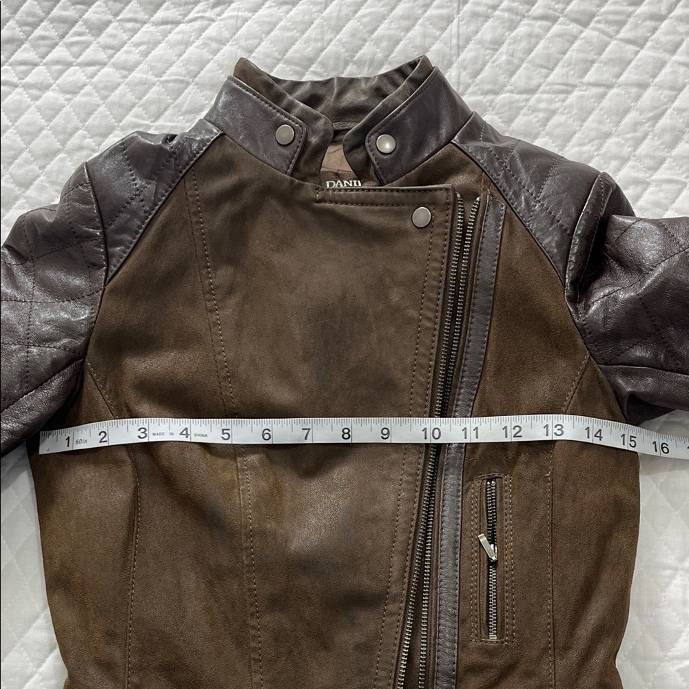 Danier Genuine Leather Two-Tone Jacket with Quilted Sleeves•Size 3XS• - Picture 8 of 9